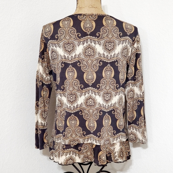 Long sleeve paisley pattern ruffle hem sz.Medium EUC - Picture 6 of 7
